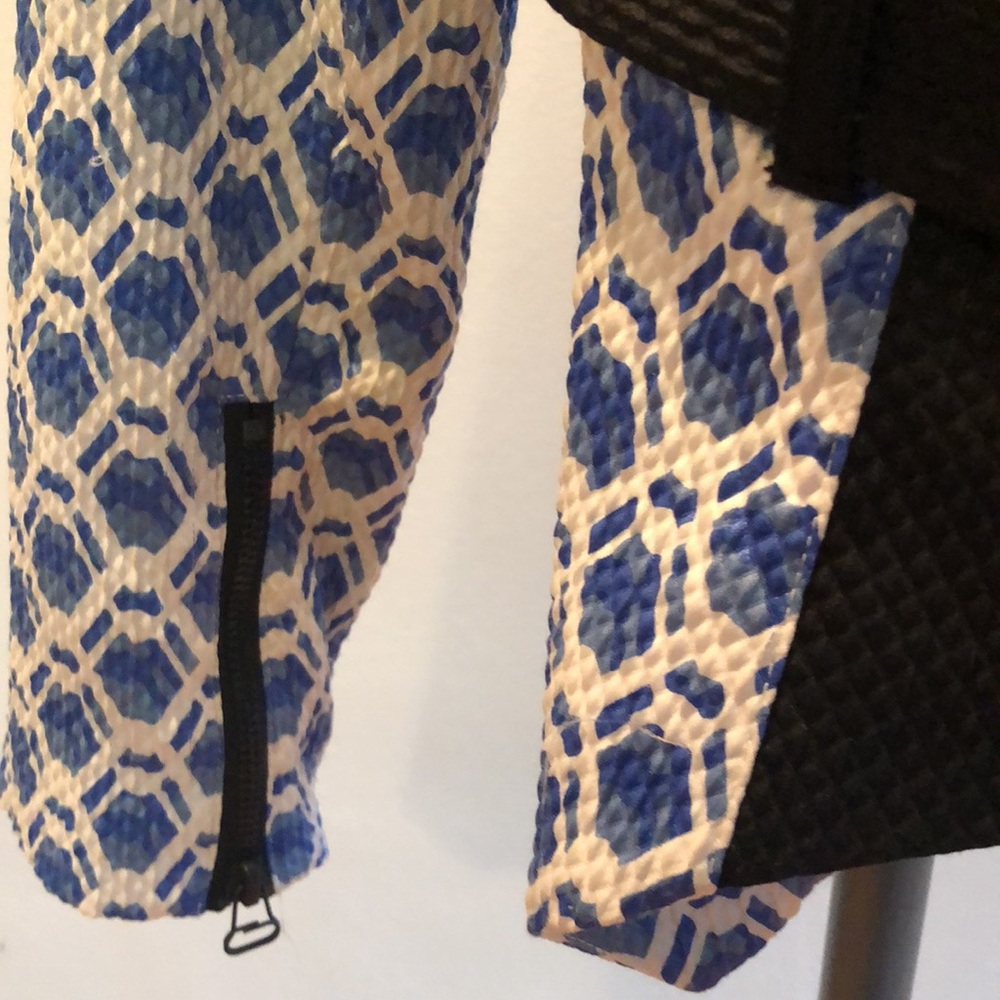 Blue & green patterned jacket - image 4